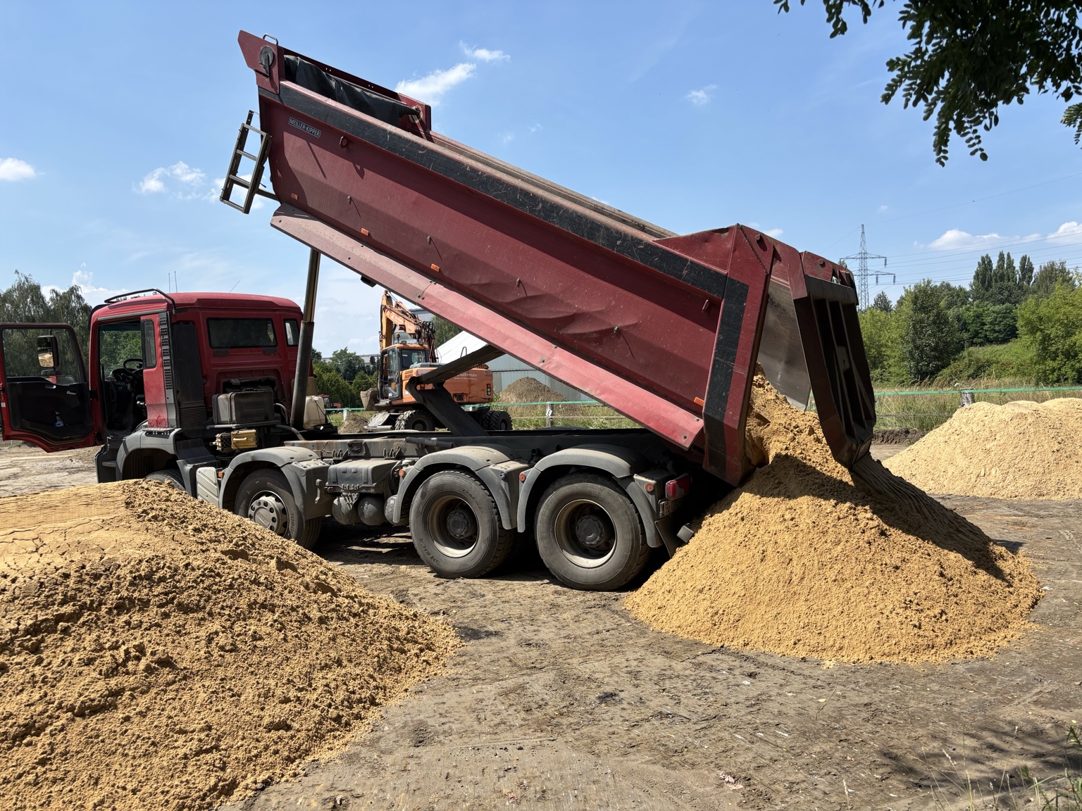 Transport ziemi, piasku i kruszyw